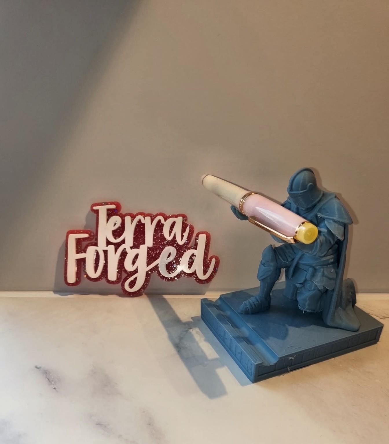 Kneeling Knight Pen Stand — 3D-printed accessory or decorative model